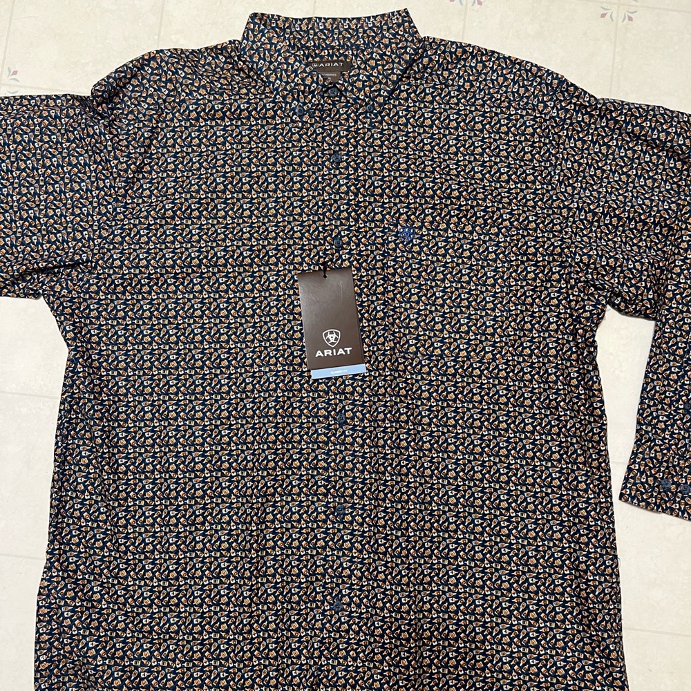 NWT Ariat Men's XL Patterned Button Down Shirt - Picture 4 of 10